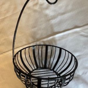Banana hanger/fruit basket